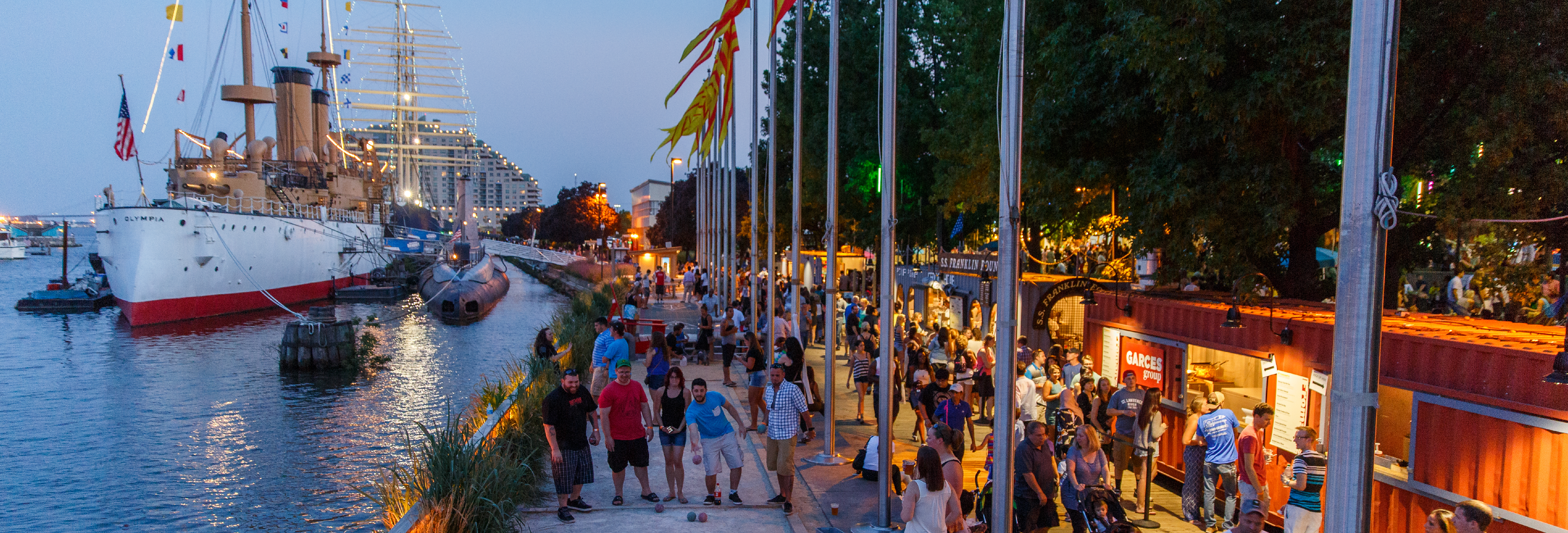 Spruce Street Harbor Park