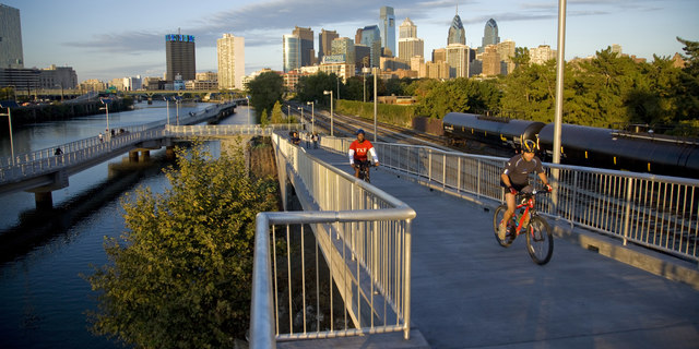 Schuylkill_Banks_Boardwalk